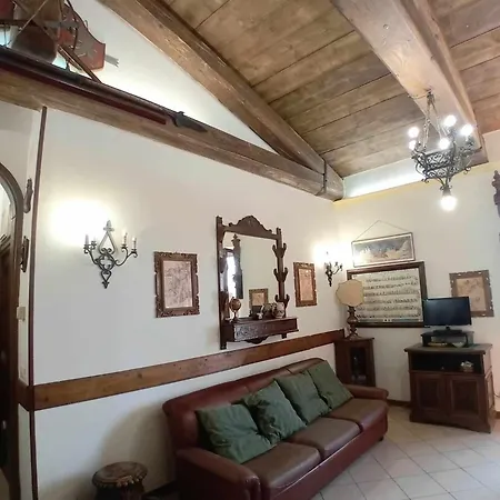 Casa Serafina Trilocale Con Arredi D'arte E Parcheggio Privato Casa de Férias