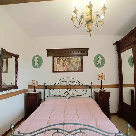 Holiday home Casa Serafina Trilocale Con Arredi D'arte E Parcheggio Privato *