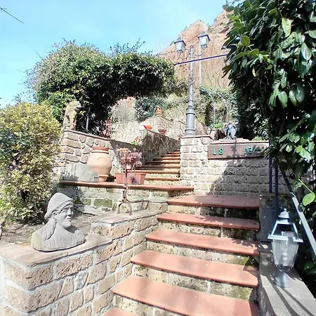 Casa Serafina Trilocale Con Arredi D'arte E Parcheggio Privato Casa de Férias Orvieto