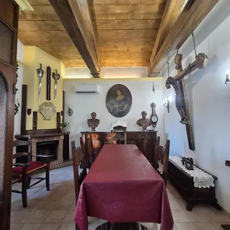 Casa vacanze Casa Serafina Trilocale Con Arredi D'arte E Parcheggio Privato *
