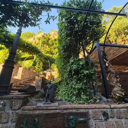 Casa Serafina Trilocale Con Arredi D'arte E Parcheggio Privato Casa vacanze